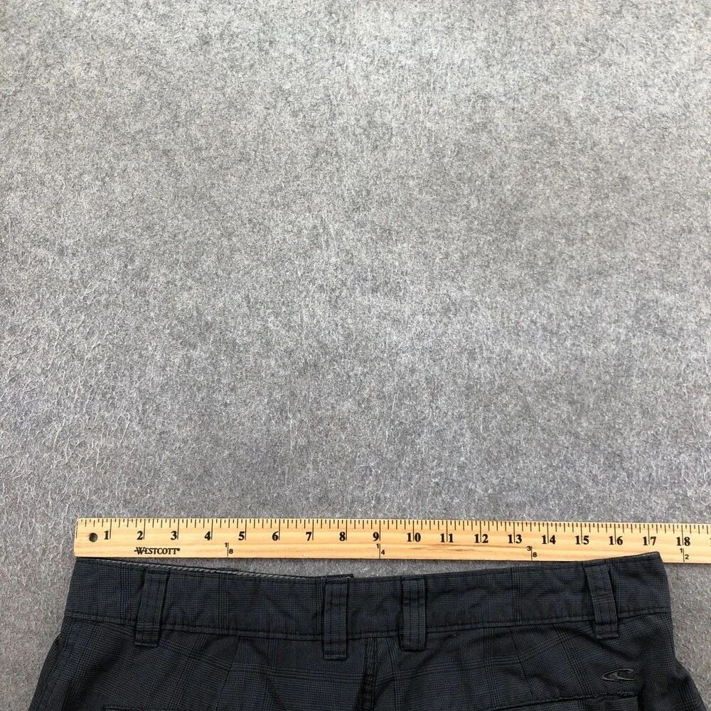 O'Neill Shorts Mens 36 Gray Plaid Chino Flat Front Microfiber 11 Inseam Casual